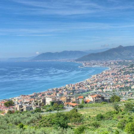Crosa Tra Le Nuvole Villa Borgio Verezzi Luaran gambar