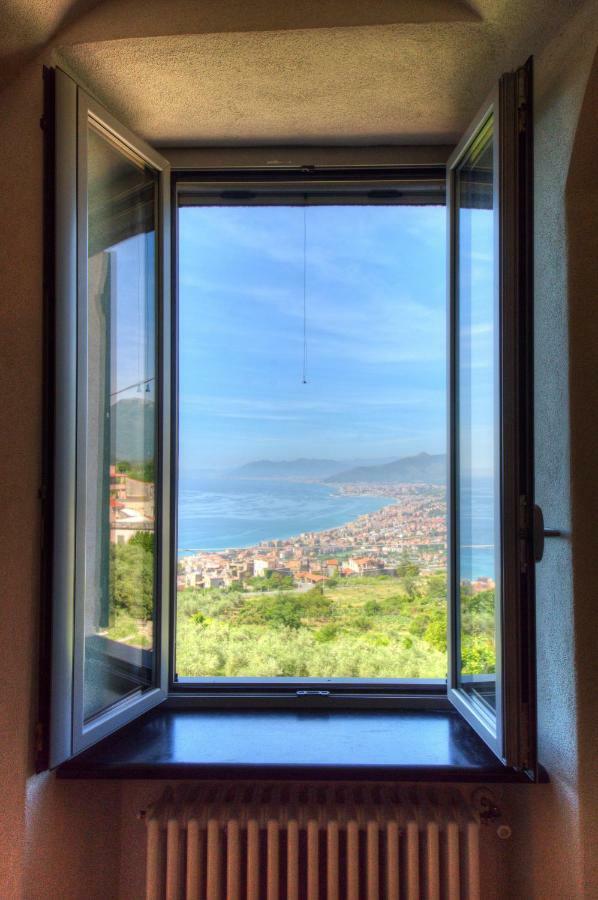 Crosa Tra Le Nuvole Villa Borgio Verezzi Luaran gambar