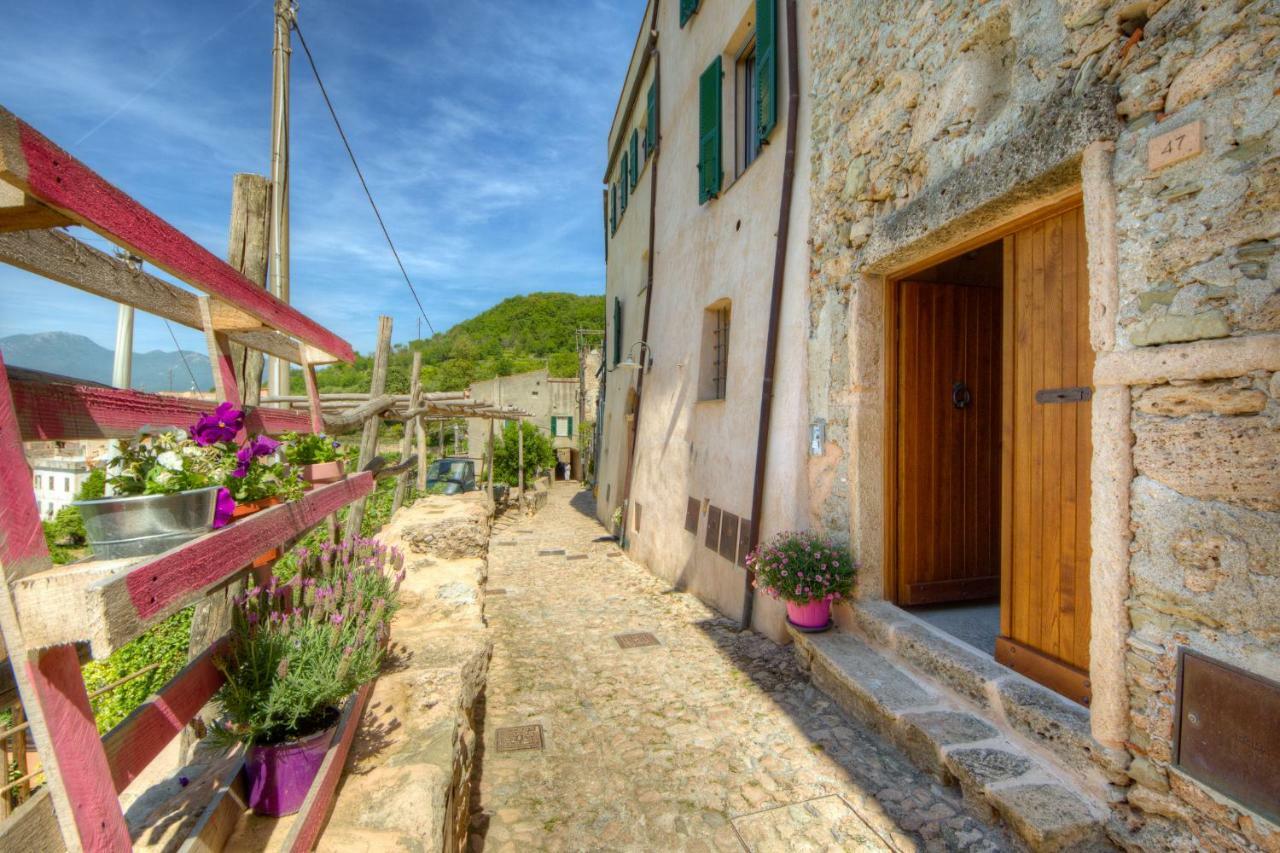 Crosa Tra Le Nuvole Villa Borgio Verezzi Luaran gambar