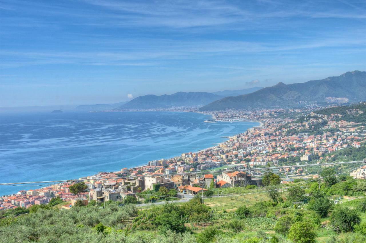 Crosa Tra Le Nuvole Villa Borgio Verezzi Luaran gambar